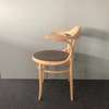 Thonet 233 P eetkamerstoel - Zijaanzicht rechts