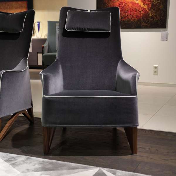 Giorgetti Mobius Wing Chair fauteuil - Showroom
