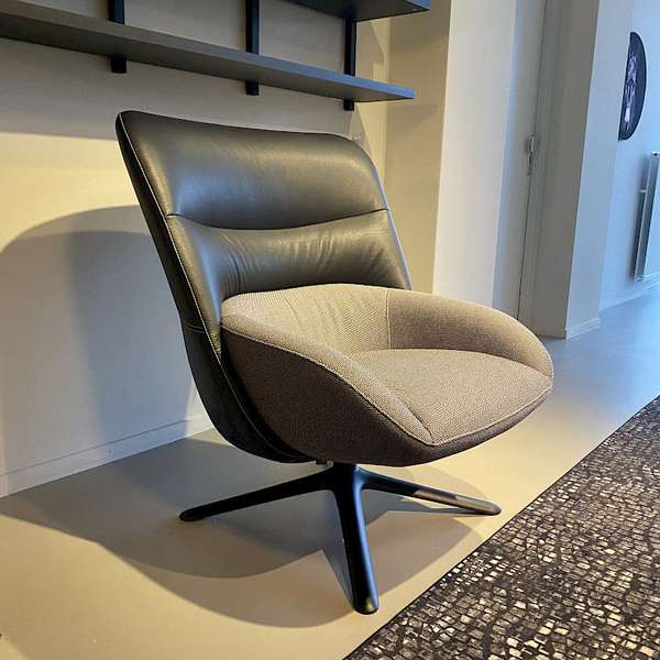 Integreren cascade specificeren Leolux Hilco fauteuil | Showroommodellen.nl