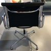 Vitra Aluminium Chair / EA 108 bureaustoel - Achter aanzicht