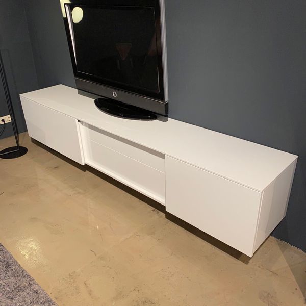 Karat C240R TV-meubel - Showroom