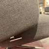 Vitra Grand Repos relaxfauteuil met poef - Details