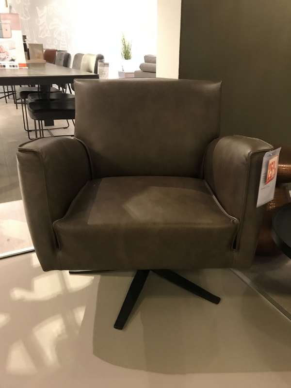 Bree's new world Randy fauteuil