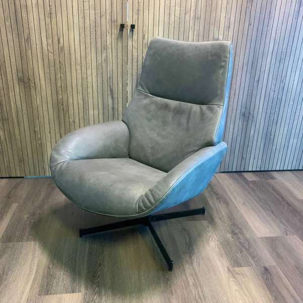 Kebe Lotus fauteuil - Showroom