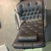 Conform Bravo draaifauteuil met hocker - Details