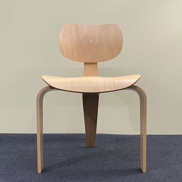 Wilde + Spieth 3-Legged eetkamerstoel - Showroom