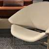 Artifort Glider fauteuil - Zijaanzicht rechts