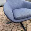 Leolux Caruzzo Plus fauteuil met poef - Details