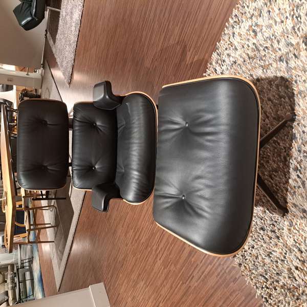 Vitra Eames Lounge chair met poef - Showroom