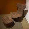 B&B Italia Papillio Grande fauteuil met poef - Zijaanzicht rechts