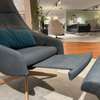Montis Puk fauteuil met poef - Details