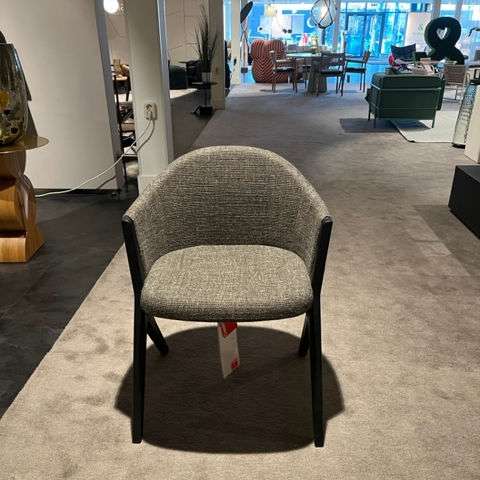 Cassina 397.02 M10 eetkamerstoel - Showroom