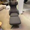 Vitra Grand Repos fauteuil met poef - Showroom