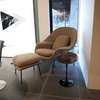 Knoll International Womb fauteuil met ottoman - Boven aanzicht