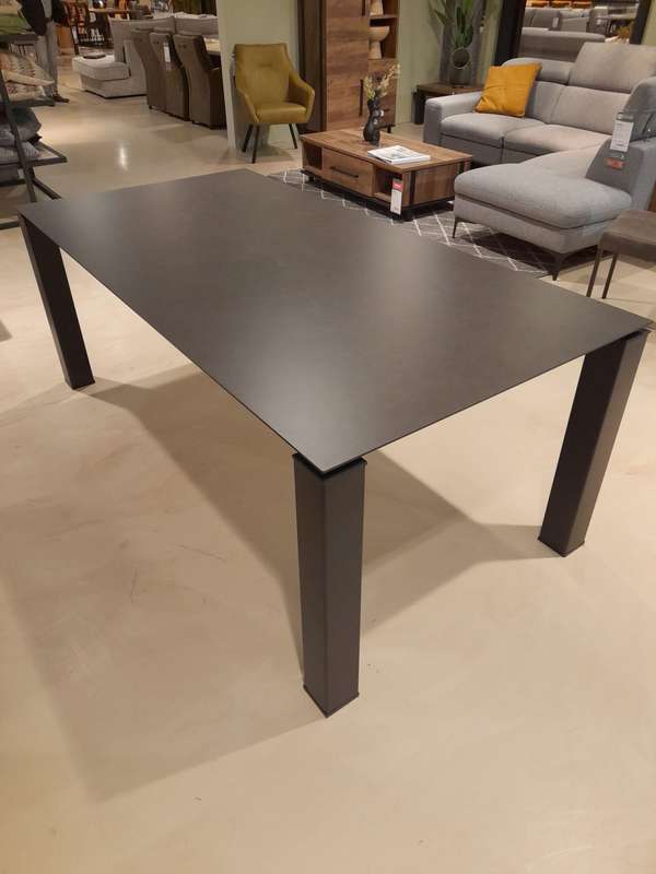 In.House Canarias eettafel - 200x100 - Materiaal