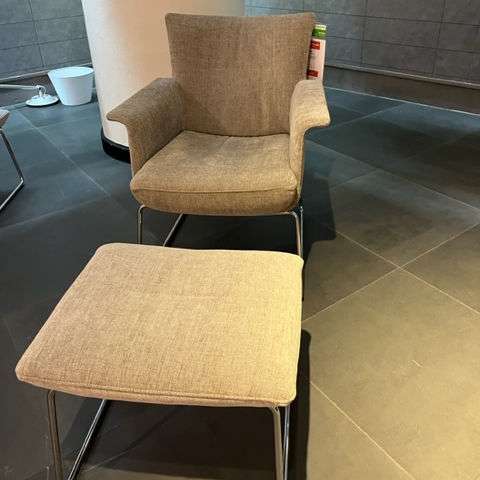 Jori JR-4880 fauteuil met poef - Showroom