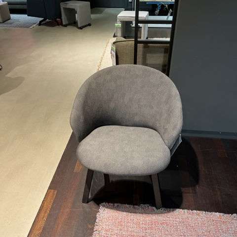Arco Close lounge fauteuil  - Showroom