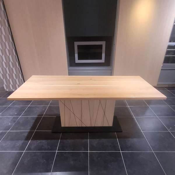 Rolf Benz 8800 eettafel - 200x98 - Showroom