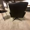 Musterring MR4810 draaifauteuil - Achter aanzicht