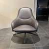 Leolux Lanah draaifauteuil - Vooraanzicht
