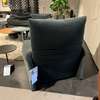 Cassina Maralunga fauteuil met poef - Achter aanzicht