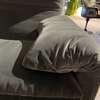 Cassina Maralunga fauteuil met poef - Details