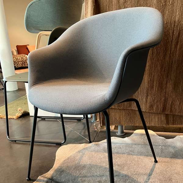 Gubi Bat eetkamerstoel (set van 2) - Showroom
