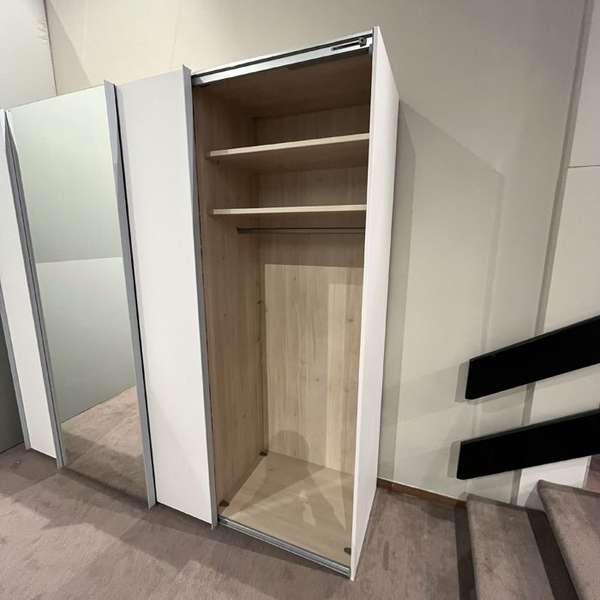 Nolte Mabelia kledingkast - Showroom