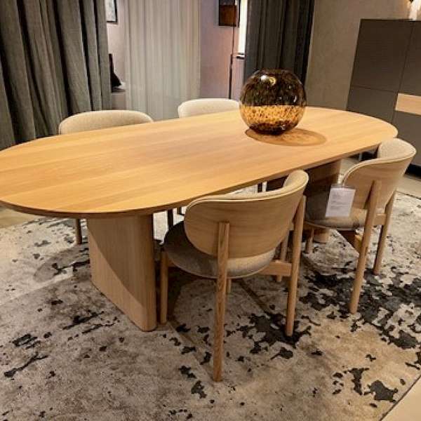 Arco Kami Oval eettafel - 240x105 - Materiaal