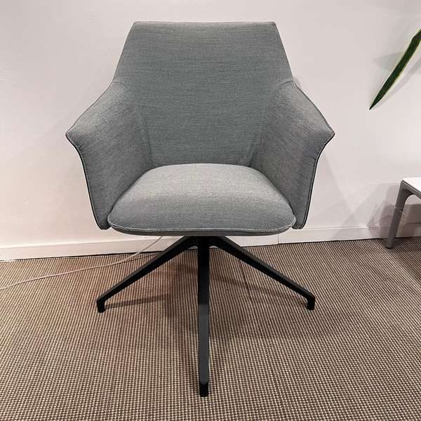 Leolux Mara eetkamerstoel - Showroom