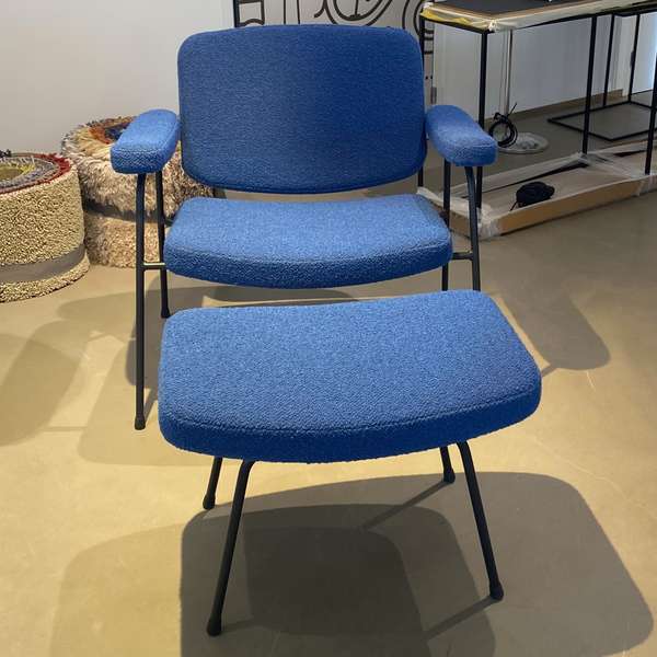 Artifort Moulin Lounge fauteuil en poef - Showroom