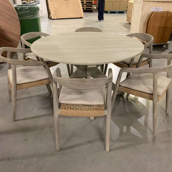 Castle Line Teak Grey tuintafel - Ø135 met tuinstoel (set van 6) - Showroom