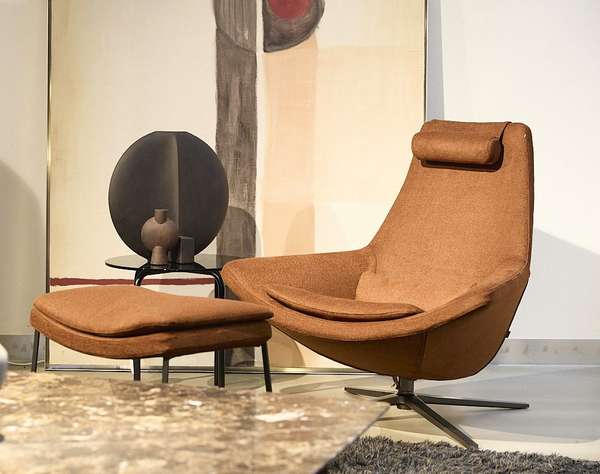 Afbeeldingen van B&B Italia Metropolitan fauteuil met voetenbank