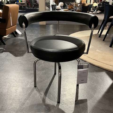 Cassina LC7 Tournant eetkamerstoel - Showroom