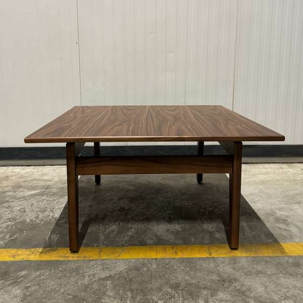 Stellar Works Risom salontafel - Showroom