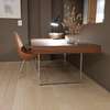 Carl Hansen CH110 bureau  - Zijaanzicht rechts