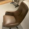 De Toekomst V1 relaxfauteuil - Zijaanzicht links