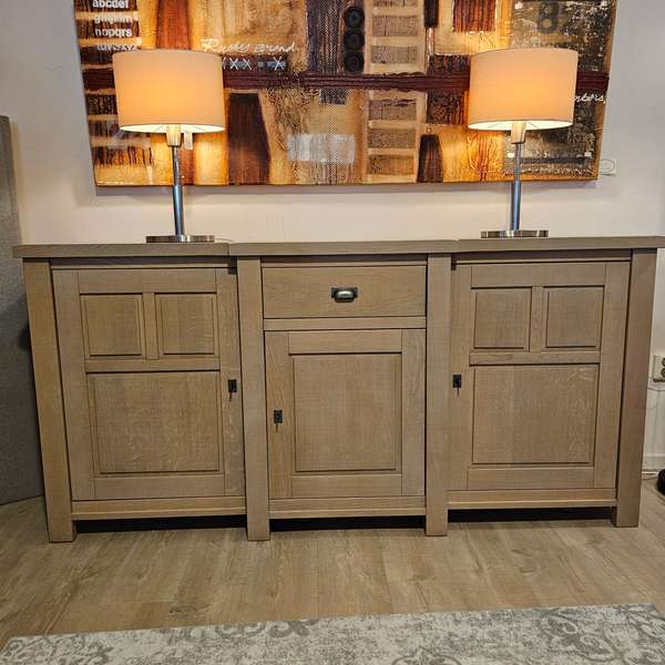 Theuns Landeck dressoir - Showroom