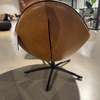 LABEL vandenberg Hidde Soft draaifauteuil met poef - Achter aanzicht