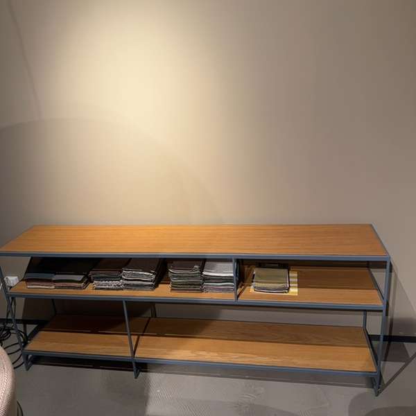 Bert Plantagie Luna sidetable - Showroom