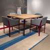 Cassina Ordinal eettafel - 140x140 - Boven aanzicht