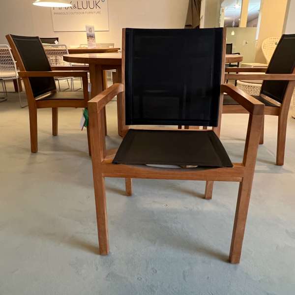 Manutti 15745 tuintafel - Ø130 met Siena tuinstoel (set van 4) - Showroom