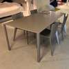 Molteni&C Less eettafel - 190x80 met 4 Alpha eetkamerstoel (set van 4) - Vooraanzicht