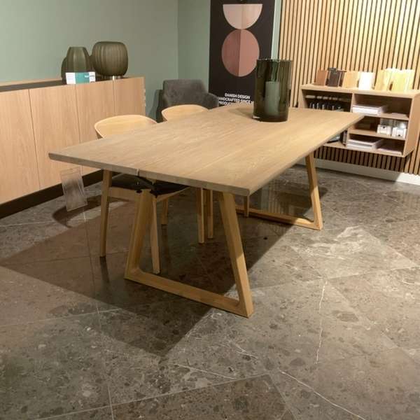 Skovby SM105 eettafel - 195x95 uitschuifbaar - Showroom