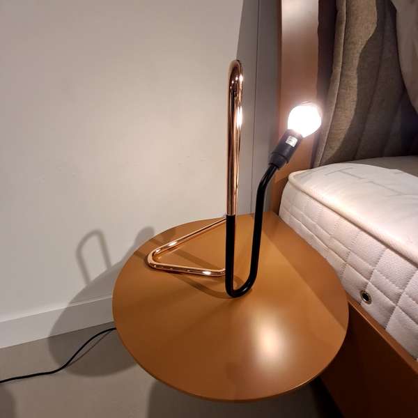 Ligne Roset Ondule tafellamp - Showroom