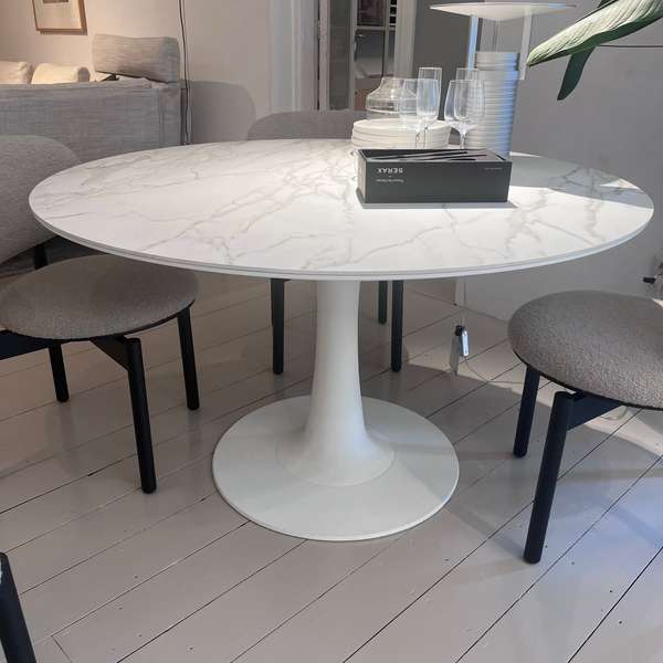 Leolux Columna eettafel - Ø130 - Showroom
