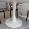 Leolux Columna eettafel - Ø130 - Details