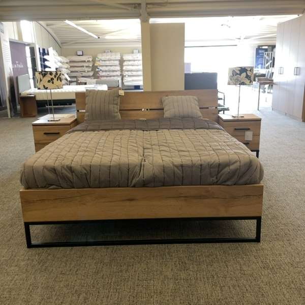 Maxfurn Whisper  ledikant - 160x200 met nachtkastjes - Showroom