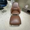 Leolux Lanah draaifauteuil met poef - Materiaal