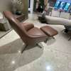 Leolux Lanah draaifauteuil met poef - Materiaal